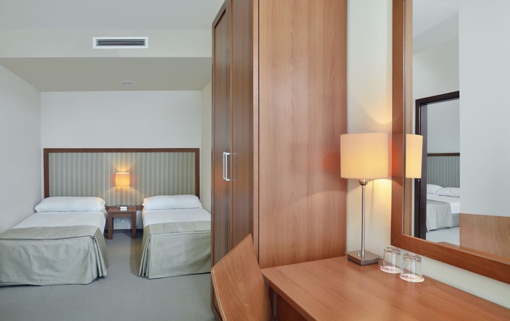 Imagen de la habitación del Hotel Sol Luna Bay Resort. Foto 4