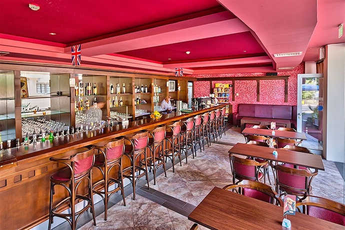 Imagen del bar/restaurante del Hotel Sol Marina Palace. Foto 4