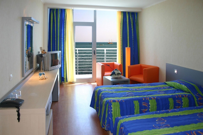 Imagen de la habitación del Hotel Sol Marina Palace. Foto 7