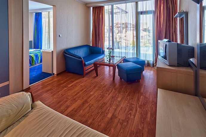 Imagen de los interiores del Hotel Sol Marina Palace. Foto 12