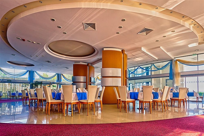 Imagen del bar/restaurante del Hotel Sol Marina Palace. Foto 5