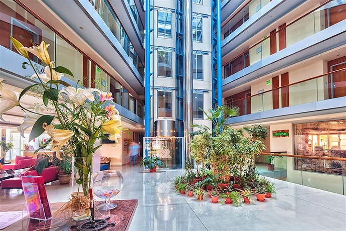 Imagen de los interiores del Hotel Sol Marina Palace. Foto 13