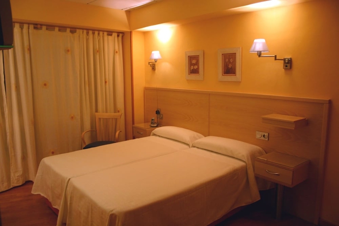 Imagen de la habitación del Hotel Sol Mediterráneo. Foto 5