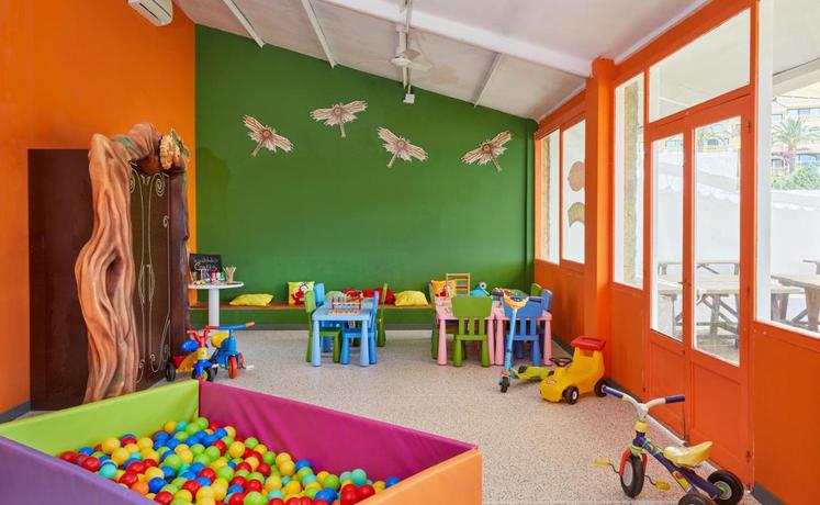 Imagen general del Hotel Sol Milanos Pingüinos. Foto 4