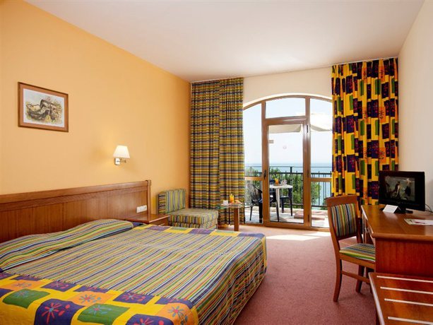 Imagen de la habitación del Hotel Sol Nessebar Bay and Sol Nessebar Mare. Foto 13