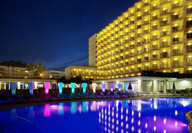 Imagen de la piscina del Hotel Sol Palmanova Mallorca. Foto 14