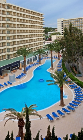 Imagen de la piscina del Hotel Sol Palmanova Mallorca. Foto 16