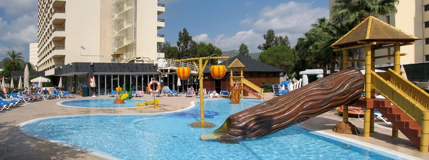 Imagen de la piscina del Hotel Sol Palmanova Mallorca. Foto 18