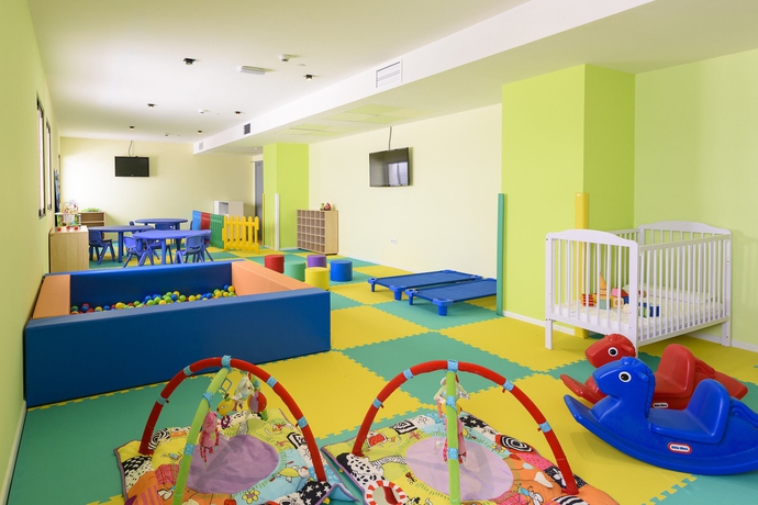 Imagen de los interiores del Hotel Sol Pelicanos Ocas. Foto 8