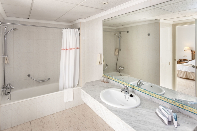 Imagen de la habitación del Hotel Sol Puerto de la Cruz Tenerife. Foto 7
