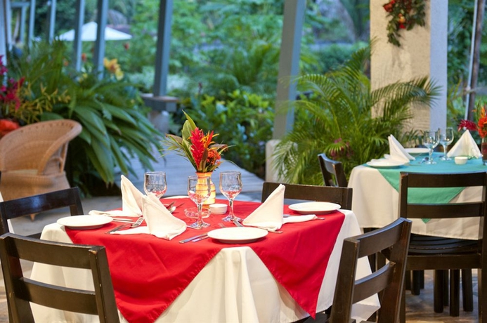 Imagen del bar/restaurante del Hotel Sol Samara. Foto 2