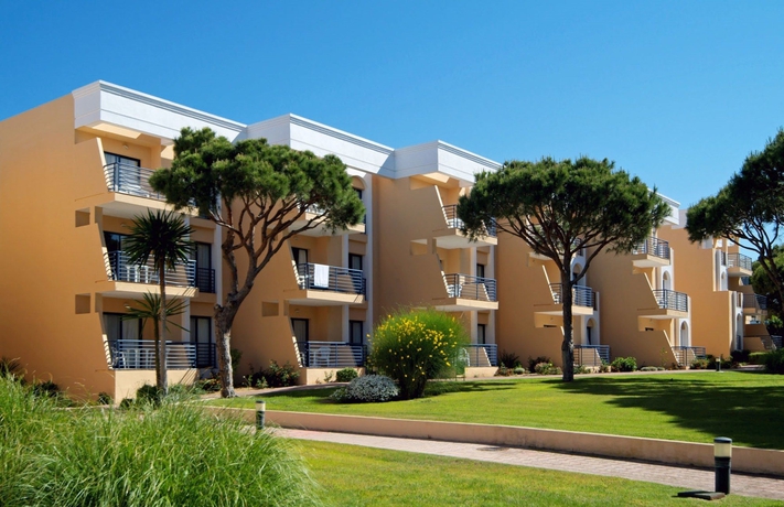 Imagen de los exteriores del Hotel Sol Sancti Petri. Foto 13