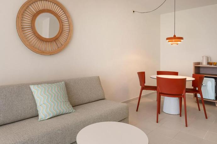 Imagen de la habitación del Hotel Sol Sancti Petri. Foto 8