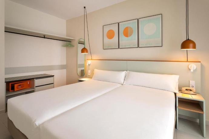 Imagen de la habitación del Hotel Sol Sancti Petri. Foto 9