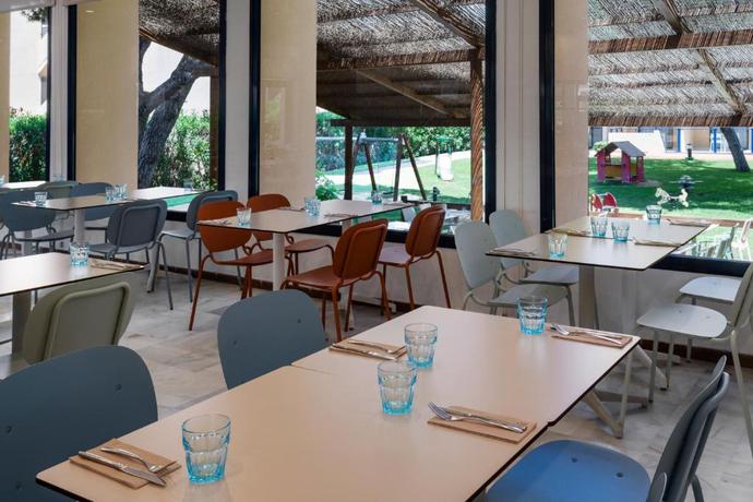Imagen de los interiores del Hotel Sol Sancti Petri. Foto 10