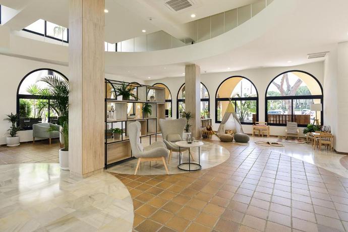 Imagen de los interiores del Hotel Sol Sancti Petri. Foto 13