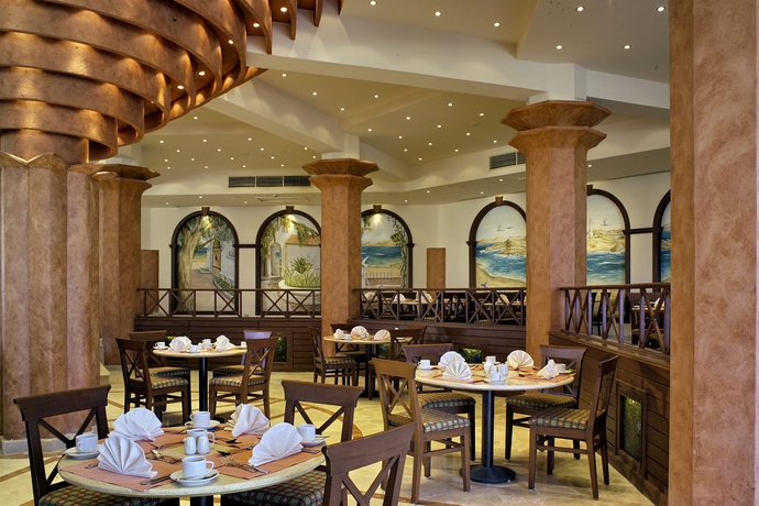 Imagen del bar/restaurante del Hotel Sol Taba. Foto 2