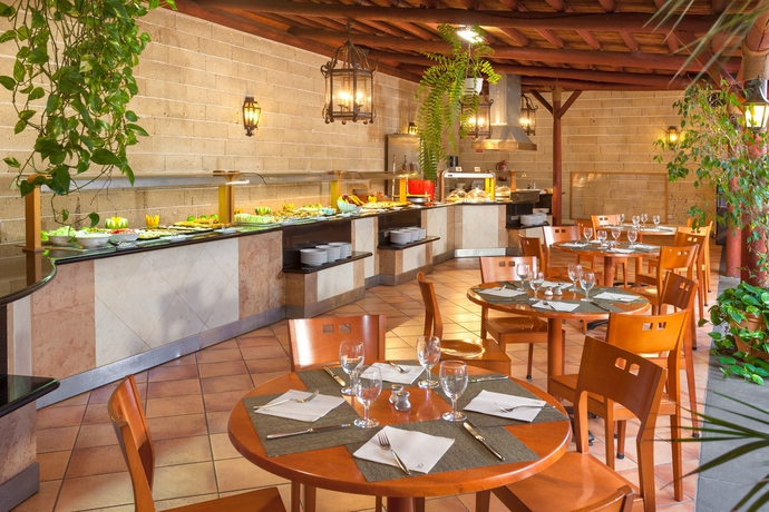 Imagen del bar/restaurante del Hotel Sol Tenerife. Foto 5