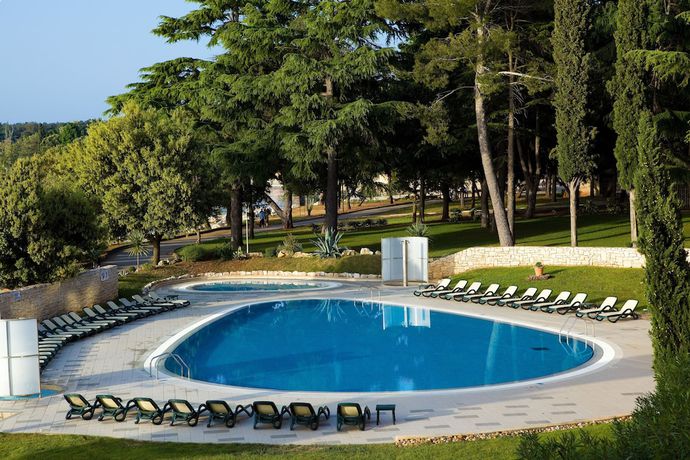 Imagen de la piscina del Hotel Sol Umag Residence. Foto 17