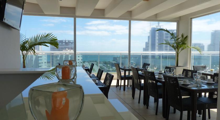 Imagen del bar/restaurante del Hotel Sol Y Luna Home and Spa. Foto 2