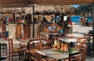 Imagen del bar/restaurante del Hotel Sol Y Mar Makadi Marine. Foto 3