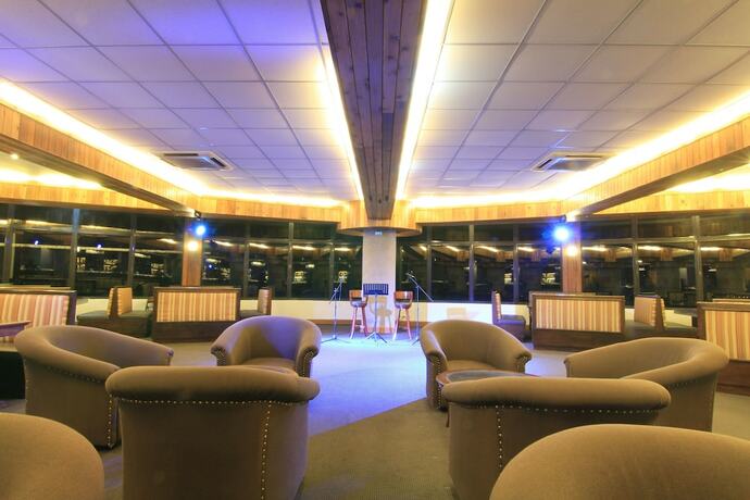 Imagen del bar/restaurante del Hotel Sol Y Viento Mountain Hot Springs Resort. Foto 19