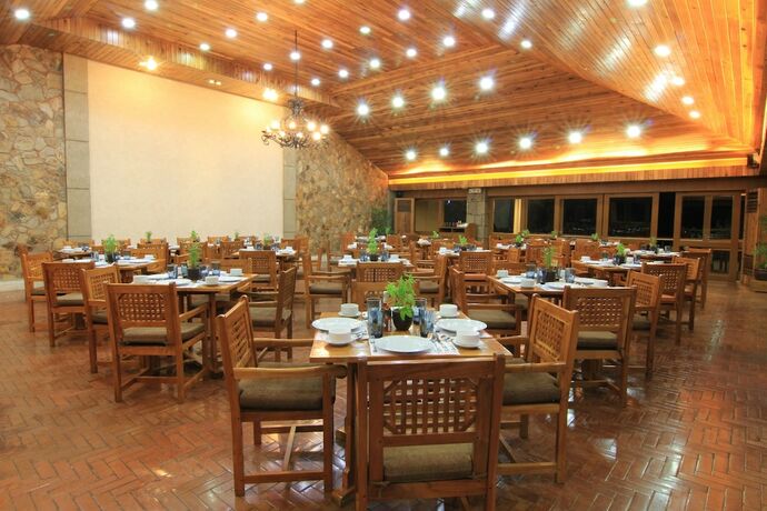 Imagen del bar/restaurante del Hotel Sol Y Viento Mountain Hot Springs Resort. Foto 20