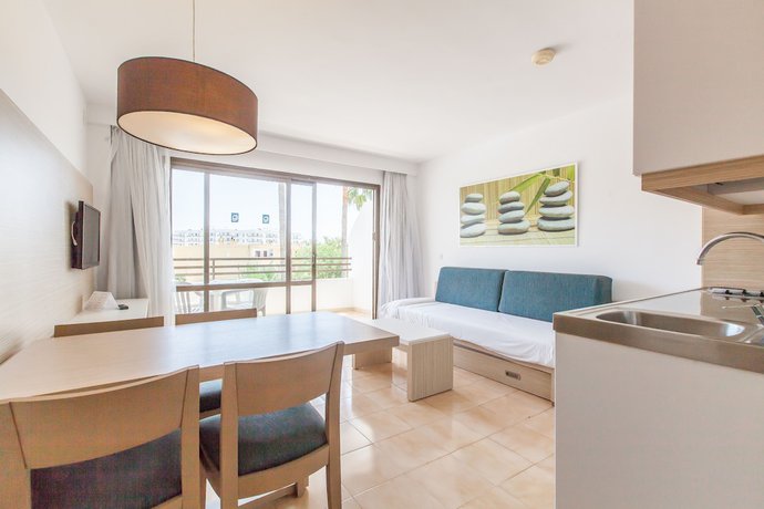 Imagen de la habitación del Hotel Sol de Alcudia Apartamentos. Foto 11