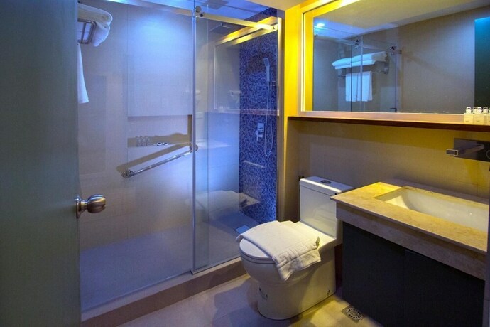 Imagen de la habitación del Hotel Sola Hotel. Foto 12