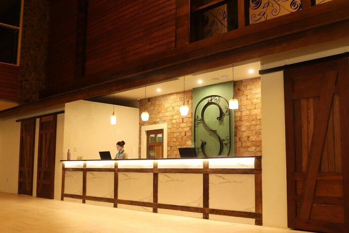 Imagen de los interiores del Hotel Sola Hotel. Foto 17