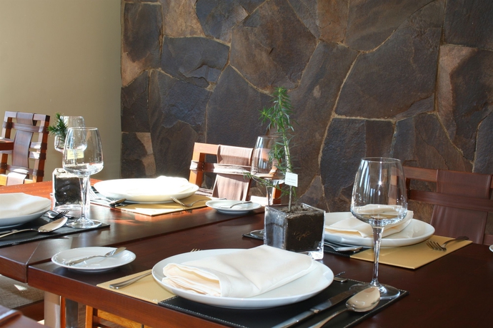 Imagen del bar/restaurante del Hotel Solace Puerto Varas. Foto 6