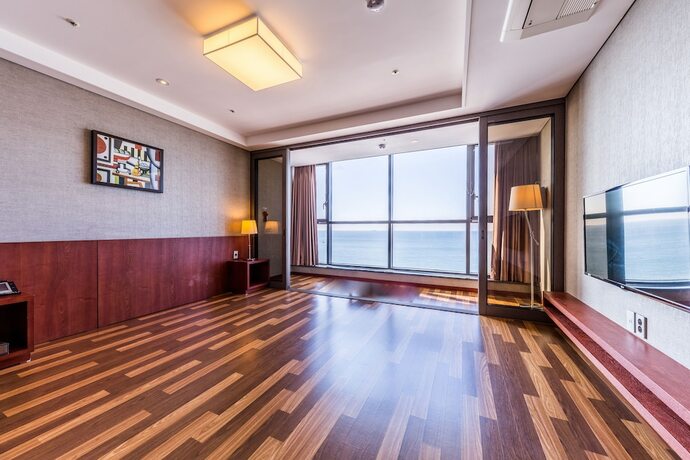 Imagen de la habitación del Hotel Solaire. Foto 13