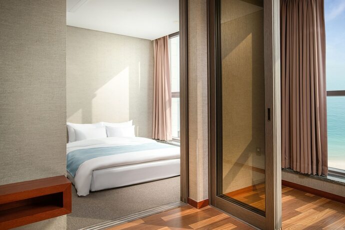 Imagen de la habitación del Hotel Solaire. Foto 14