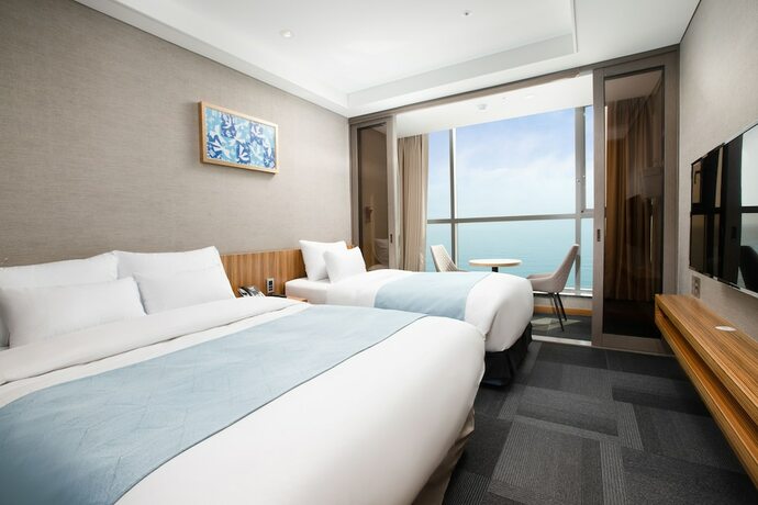 Imagen de la habitación del Hotel Solaire. Foto 21