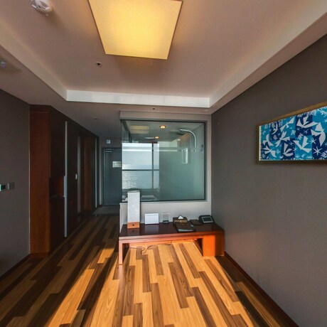 Imagen de la habitación del Hotel Solaire. Foto 23