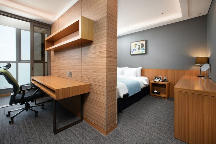 Imagen de la habitación del Hotel Solaire. Foto 27