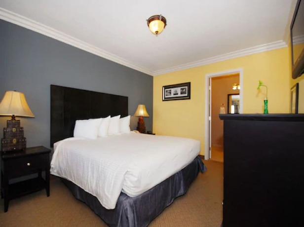 Imagen de la habitación del Hotel Solaire Inn and Suites. Foto 10