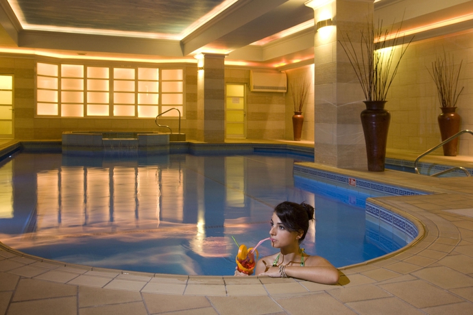 Imagen de la piscina del Hotel Solana and Spa. Foto 13