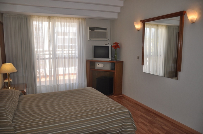 Imagen de la habitación del Hotel Solans Riviera. Foto 4