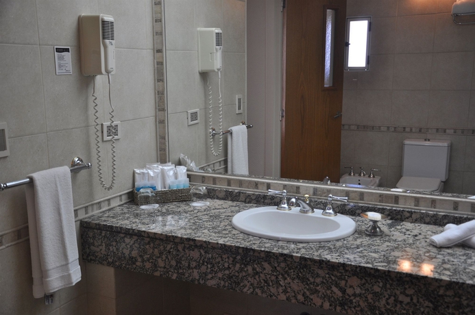 Imagen de la habitación del Hotel Solans Riviera. Foto 5