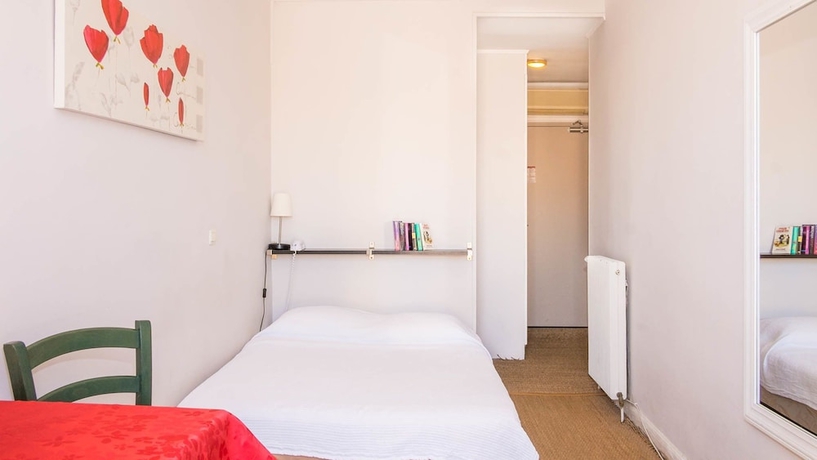 Imagen de la habitación del Hotel Solara. Foto 8