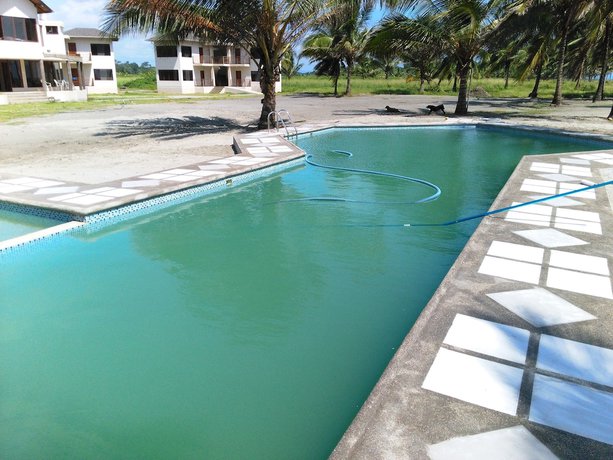 Imagen de la piscina del Hotel Solaris 25. Foto 20