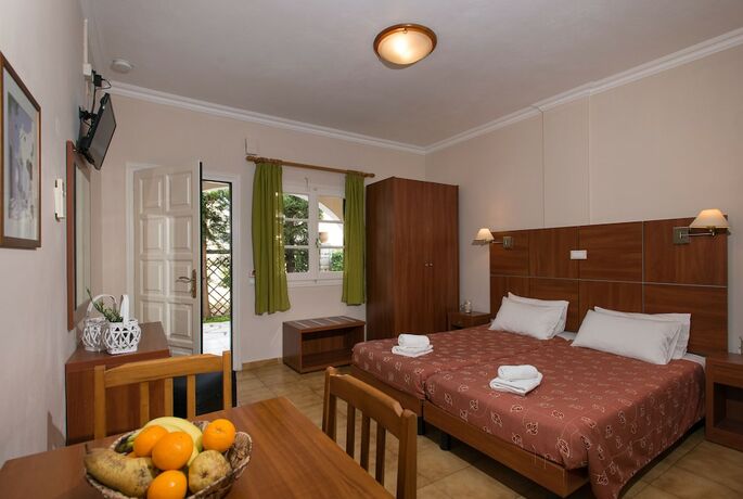 Imagen de la habitación del Hotel Solaris Apartment Kassiopi. Foto 13