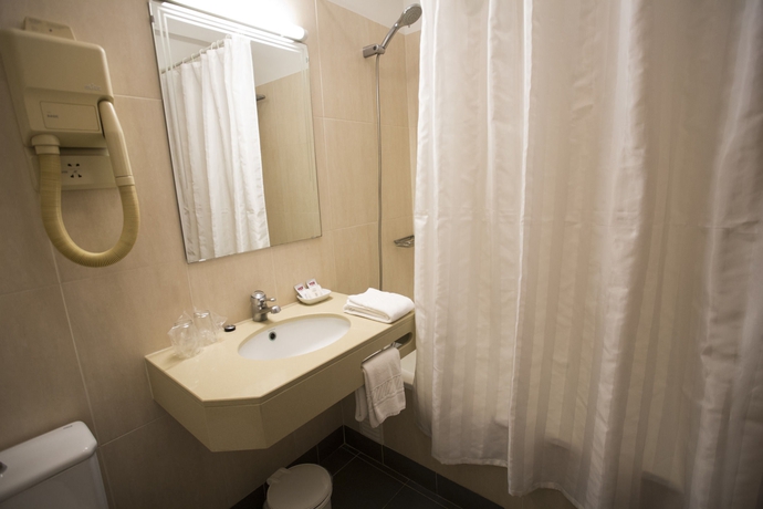 Imagen de la habitación del Hotel Solaris, Setubal. Foto 13