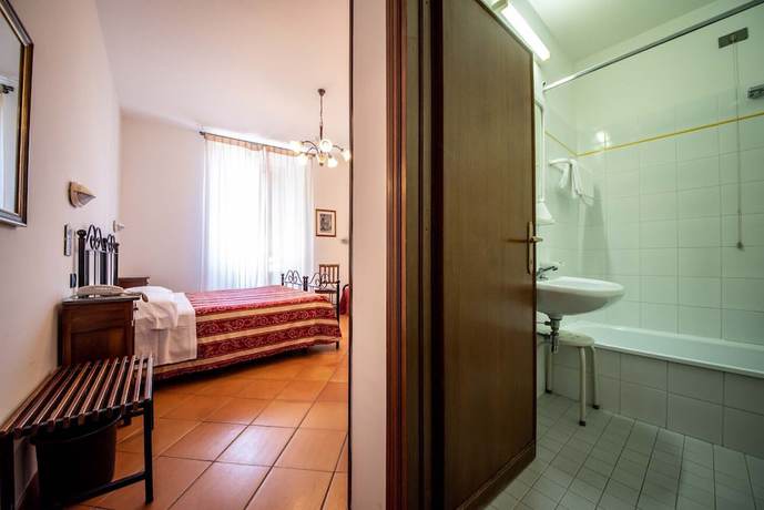 Imagen de la habitación del Hotel Sole, Asis. Foto 12