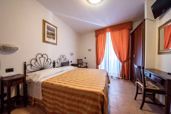 Imagen de la habitación del Hotel Sole, Asis. Foto 13