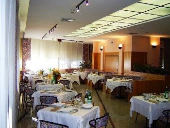 Imagen del bar/restaurante del Hotel Sole, Chianciano Terme. Foto 5