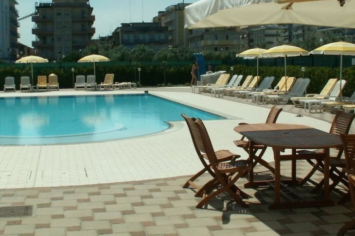 Imagen de la piscina del Hotel Sole, Chioggia. Foto 18