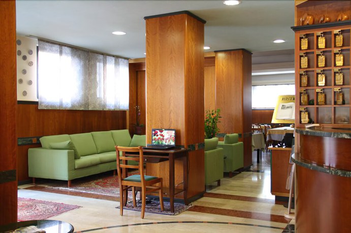 Imagen de los interiores del Hotel Sole, Giulianova. Foto 16