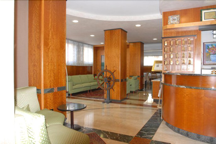 Imagen de los interiores del Hotel Sole, Giulianova. Foto 17
